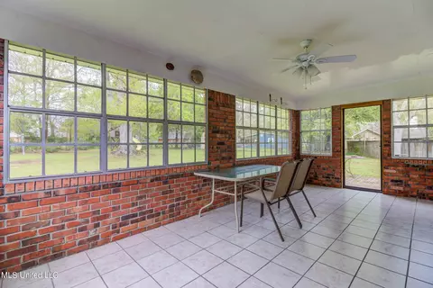 Dining - 697 Eric Ct, Biloxi, MS 39532 photo 2 of 3