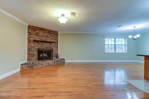 Living - 697 Eric Ct, Biloxi, MS 39532 photo 7 of 7