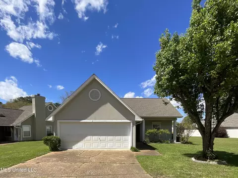 105 S Shadow Lake Dr, Clinton, MS 39056