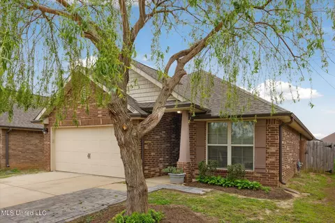 7893 Allenwood Ln, Olive Branch, MS 38654