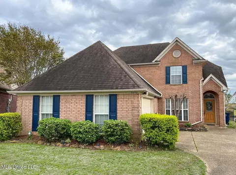 9249 Lakeshore Dr, Olive Branch, MS 38654
