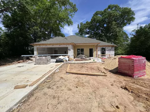 207 NE Davis St, Magee, MS 39111