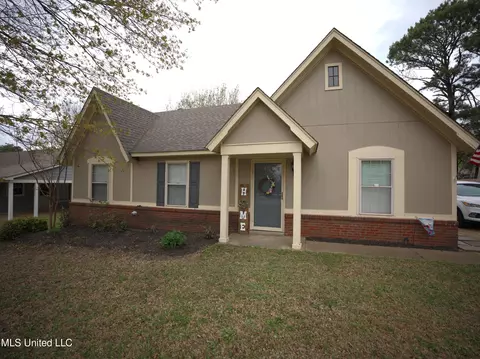 1940 Tissington Dr, Horn Lake, MS 38637