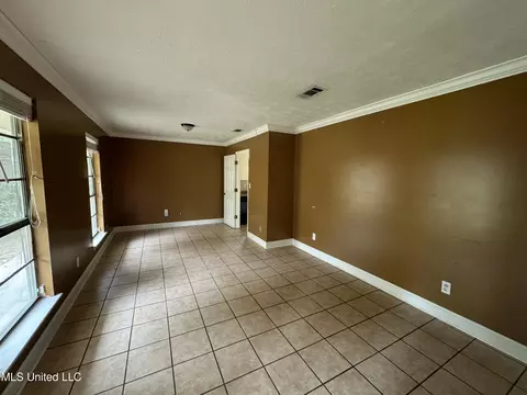 Living - 2221 Scanlon Dr, Jackson, MS 39204 photo 1 of 4