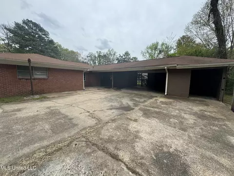 Exterior - 2221 Scanlon Dr, Jackson, MS 39204 photo 3 of 3