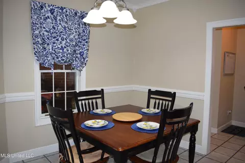 Dining - 175 Burgundy Dr, Lucedale, MS 39452 photo 2 of 4