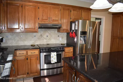 Kitchen - 175 Burgundy Dr, Lucedale, MS 39452 photo 2 of 4