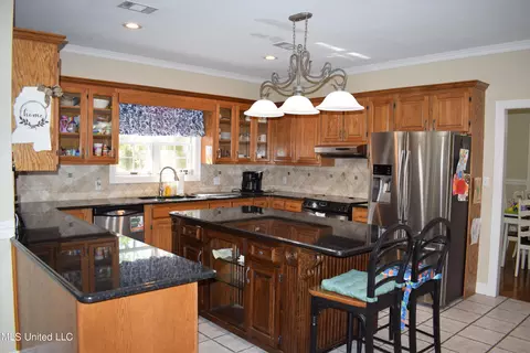 Kitchen - 175 Burgundy Dr, Lucedale, MS 39452 photo 3 of 4