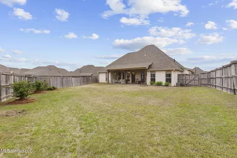 Exterior - 610 Emerald Ct, Brandon, MS 39047 photo 6 of 7