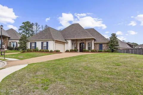Exterior - 610 Emerald Ct, Brandon, MS 39047 photo 2 of 7