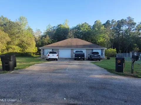 15 Ivy Cv, Mchenry, MS 39561