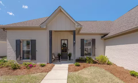 Exterior - 124 Hampton Ln, Madison, MS 39110 photo 3 of 10