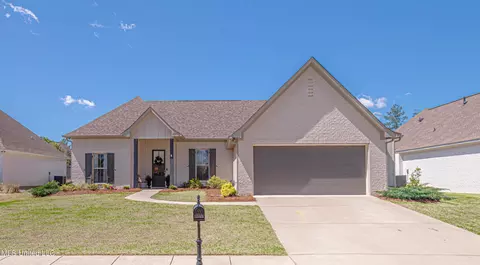124 Hampton Ln, Madison, MS 39110