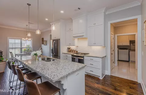 Kitchen - 124 Hampton Ln, Madison, MS 39110 photo 2 of 8