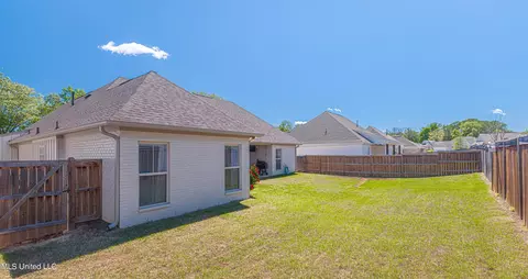 Exterior - 124 Hampton Ln, Madison, MS 39110 photo 10 of 10