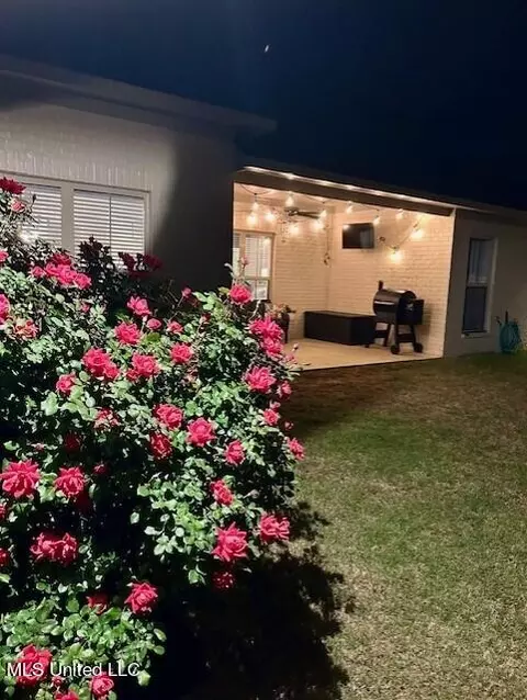 Exterior - 124 Hampton Ln, Madison, MS 39110 photo 6 of 10