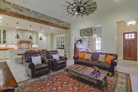 Living - 521 Viewpointe Way, Clinton, MS 39056 photo 3 of 6