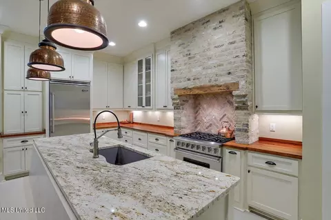 Kitchen - 521 Viewpointe Way, Clinton, MS 39056 photo 1 of 7