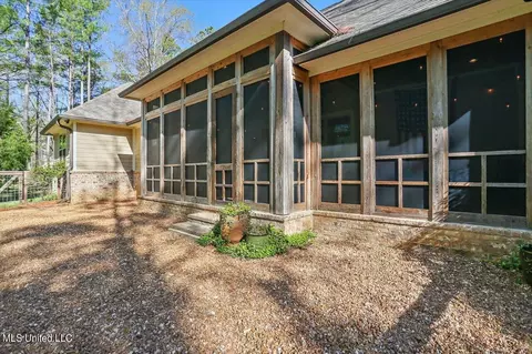 Exterior - 521 Viewpointe Way, Clinton, MS 39056 photo 10 of 15
