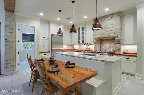 Kitchen - 521 Viewpointe Way, Clinton, MS 39056 photo 5 of 7