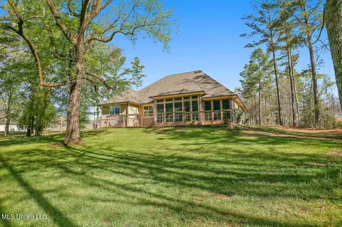 Exterior - 521 Viewpointe Way, Clinton, MS 39056 photo 12 of 15