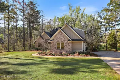 Exterior - 521 Viewpointe Way, Clinton, MS 39056 photo 3 of 15