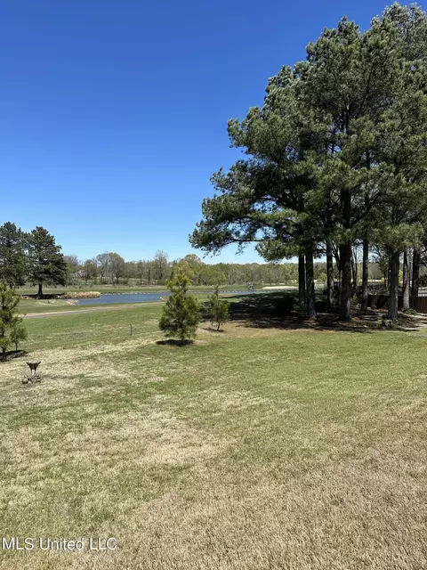 Exterior - 5254 E Nail Rd #E, Olive Branch, MS 38654 photo 10 of 12