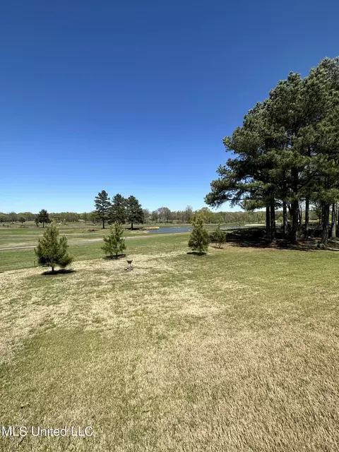 Exterior - 5254 E Nail Rd #E, Olive Branch, MS 38654 photo 11 of 12