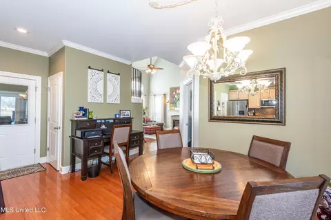 Dining - 5254 E Nail Rd #E, Olive Branch, MS 38654 photo 1 of 1