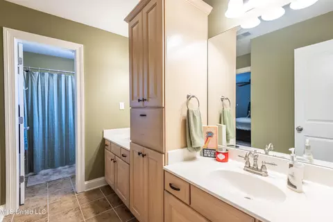 Bath - 5254 E Nail Rd #E, Olive Branch, MS 38654 photo 4 of 4