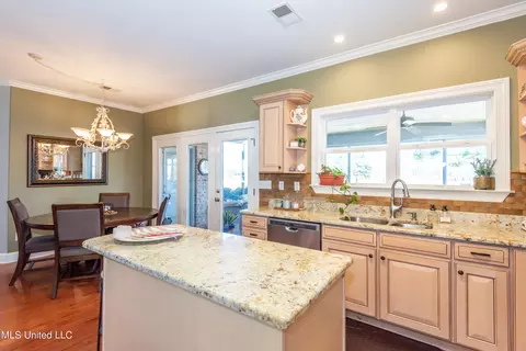 Kitchen - 5254 E Nail Rd #E, Olive Branch, MS 38654 photo 3 of 4