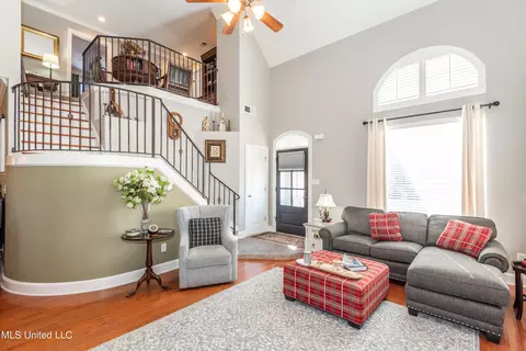 Living - 5254 E Nail Rd #E, Olive Branch, MS 38654 photo 3 of 4
