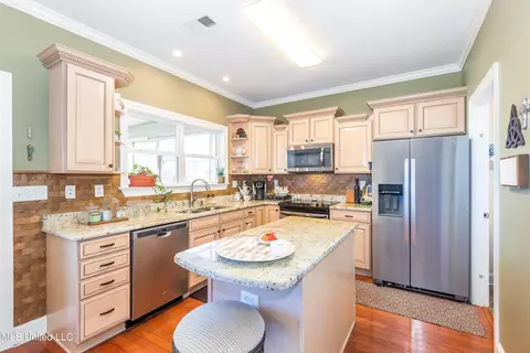 Kitchen - 5254 E Nail Rd #E, Olive Branch, MS 38654 photo 2 of 4