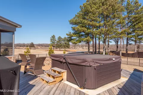 Exterior - 5254 E Nail Rd #E, Olive Branch, MS 38654 photo 7 of 12