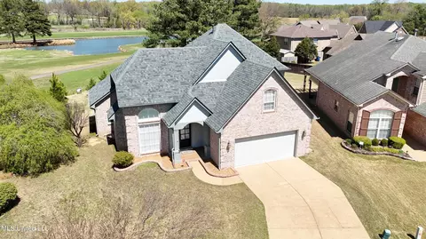 5254 E Nail Rd #E, Olive Branch, MS 38654