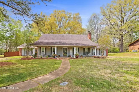 221 Willow Brook Dr, Clinton, MS 39056