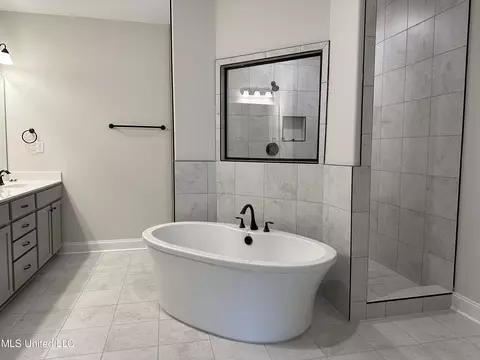 Bath - 5431 Malone Rd, Olive Branch, MS 38654 photo 1 of 5
