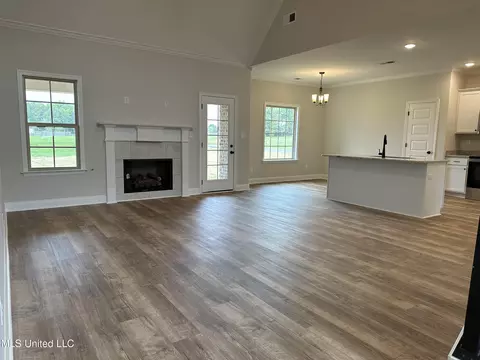Living - 5431 Malone Rd, Olive Branch, MS 38654 photo 1 of 1
