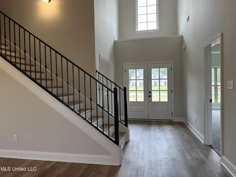 Entry Way - 5431 Malone Rd, Olive Branch, MS 38654 photo 1 of 1
