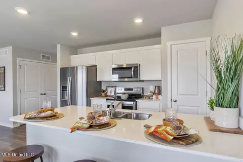 Kitchen - 43 Jaden Ct, Lucedale, MS 39452 photo 2 of 3