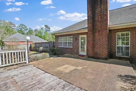 Exterior - 1019 Cobblestone Pl, Brandon, MS 39042 photo 7 of 11