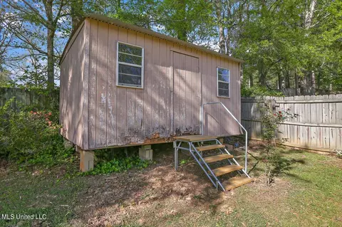 Exterior - 1019 Cobblestone Pl, Brandon, MS 39042 photo 11 of 11