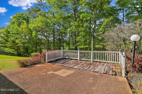 Exterior - 1019 Cobblestone Pl, Brandon, MS 39042 photo 6 of 11