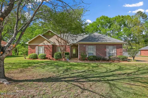 1019 Cobblestone Pl, Brandon, MS 39042