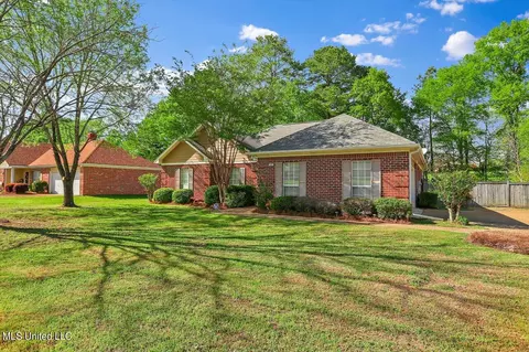 Exterior - 1019 Cobblestone Pl, Brandon, MS 39042 photo 3 of 11