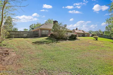 Exterior - 1019 Cobblestone Pl, Brandon, MS 39042 photo 10 of 11