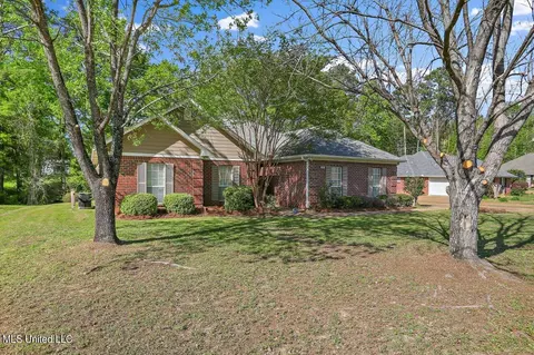 Exterior - 1019 Cobblestone Pl, Brandon, MS 39042 photo 2 of 11