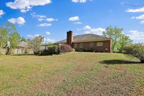Exterior - 1019 Cobblestone Pl, Brandon, MS 39042 photo 9 of 11