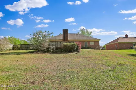 Exterior - 1019 Cobblestone Pl, Brandon, MS 39042 photo 8 of 11