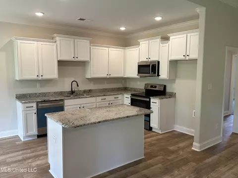 Kitchen - 1757 Benton Dr, Hernando, MS 38632 photo 1 of 4